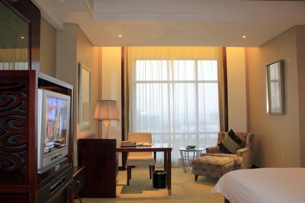 Grand Oriental Hotel Dongguan  Bagian luar foto
