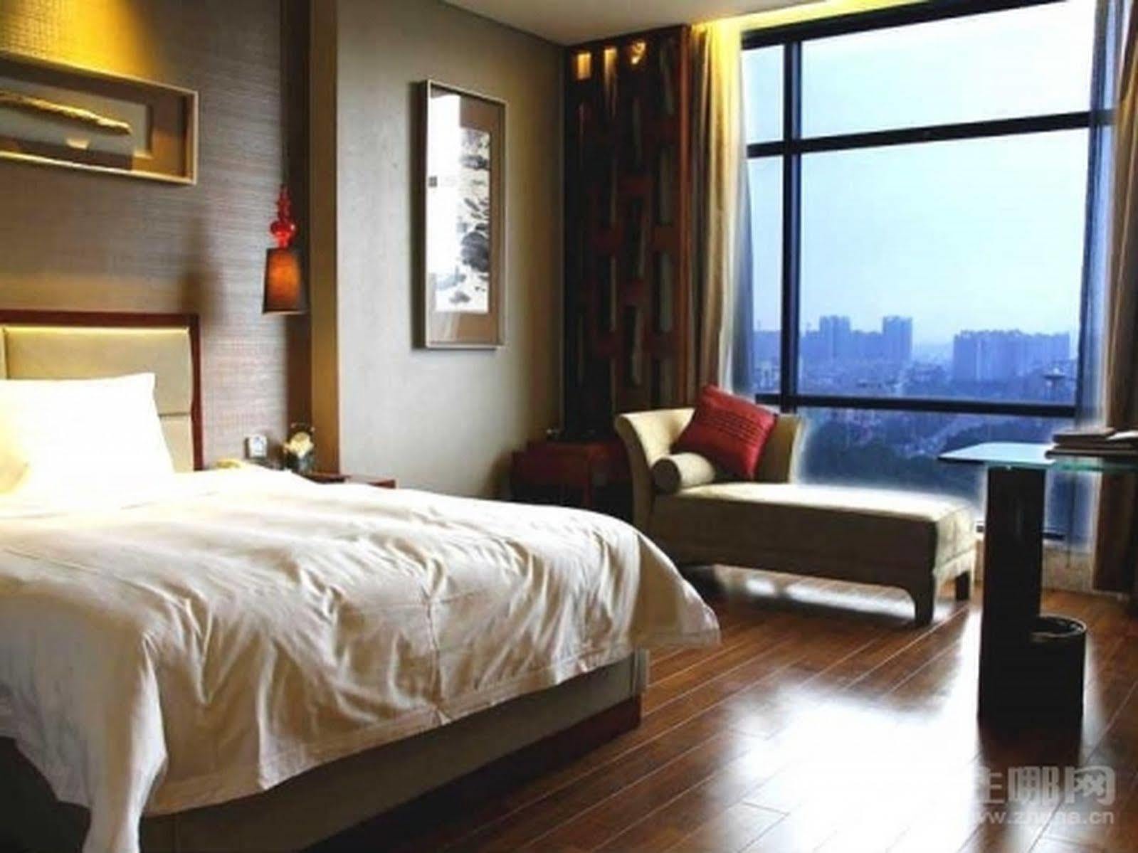 Grand Oriental Hotel Dongguan  Bagian luar foto